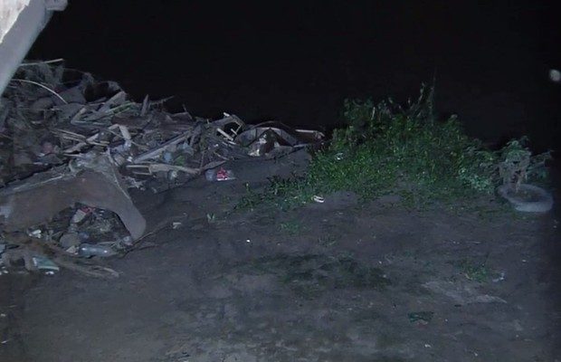 Corpos são encontrados embaixo de ponte na Avenida Castelo Branco (Foto: Reprodução/ TV Anhanguera).