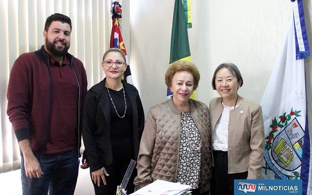 Prefeita Tamiko Inoue com a diretora do Drads (Diretoria Regional de Assistência e Desenvolvimento Social) de Araçatuba, Martha Helena Pimenta. Foto: Secom/Prefeitura