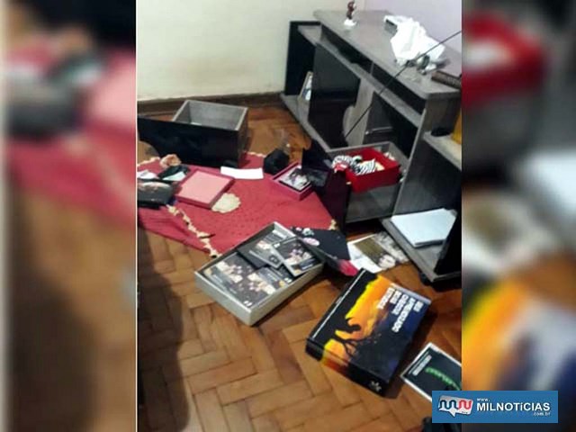 Casa foi toda revirada pelo ladrão, de onde levou TV, liquidificador, roupas. Até o micro-ondas seria levado pelo ladrão. Fotos: DIVULGAÇÃO