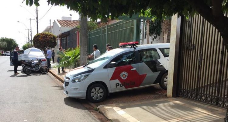 Homem que arrematou a casa em um leilão foi morto pelo antigo proprietário quando conhecia o imóvel em Bariri (SP) — Foto: Diego Santos/Bariri Rádio Clube.