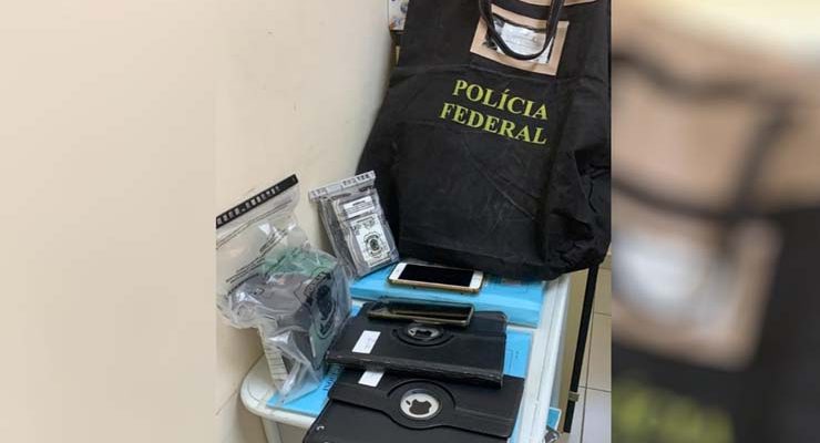 Polícia Federal apreende celulares, tablets e HDs em operação contra pornografia infantil, em Goiás — Foto: Divulgação Polícia Federal.