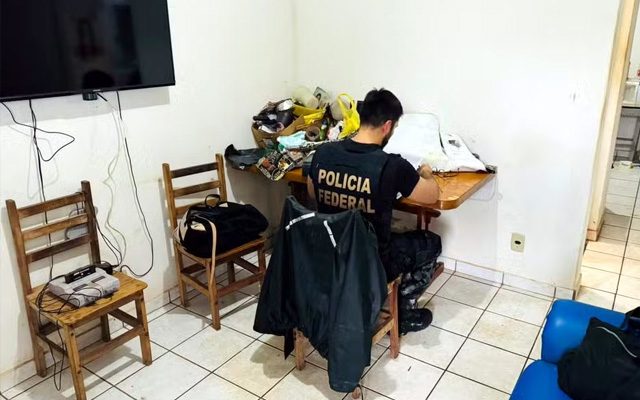 Homem foi preso pela Polícia Federal durante operação contra o abuso sexual de crianças e adolescentes, em Andradina (SP) — Foto: Polícia Federal/Divulgação