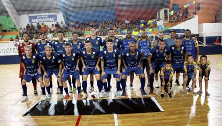 Porto formou uma boa equipe para a disputa do Futsal de Férias 2025 e goleou na estreia. Foto: MANOEL MESSIAS