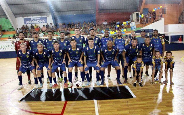 Porto formou uma boa equipe para a disputa do Futsal de Férias 2025 e goleou na estreia. Foto: MANOEL MESSIAS